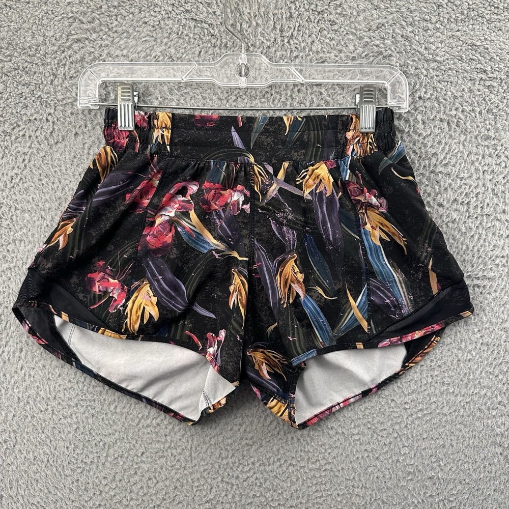 Lululemon Hotty Hot Low‎ Rise Shorts 4" Veiled Floral Black Athletic Running W 4
